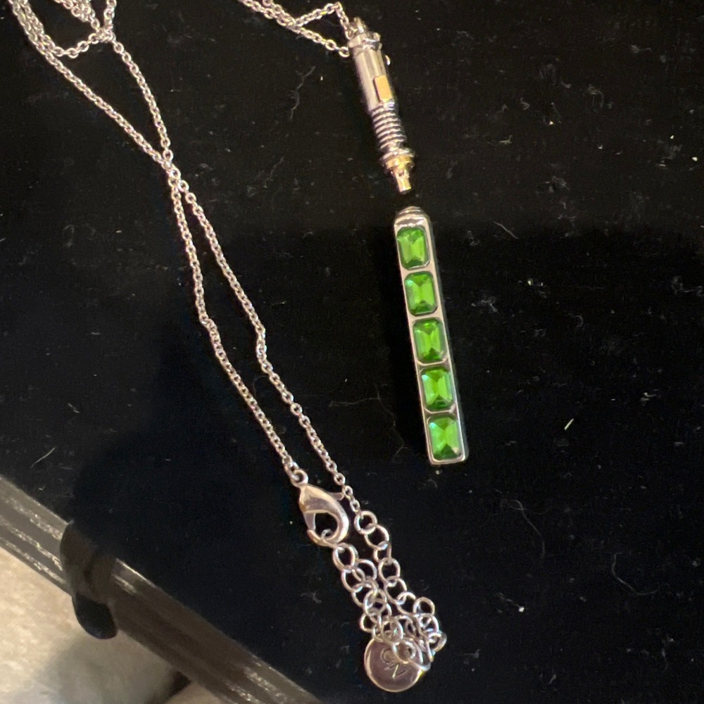RockLove Star Wars Lightsaber Necklace Green Crystal Adjustable 22-24 In Sci-Fi